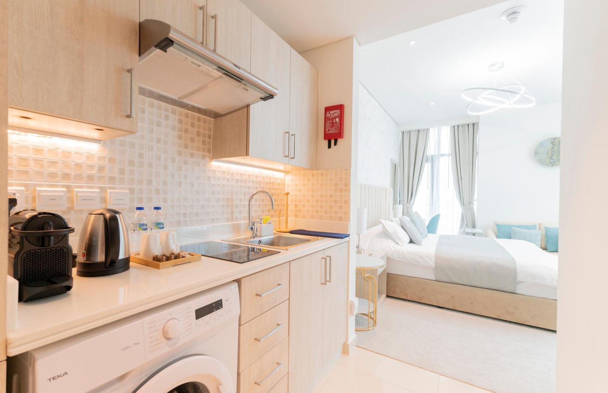 Studio With Pool And Private Beach Access On Palm Jumeirah Dubai Exterior foto